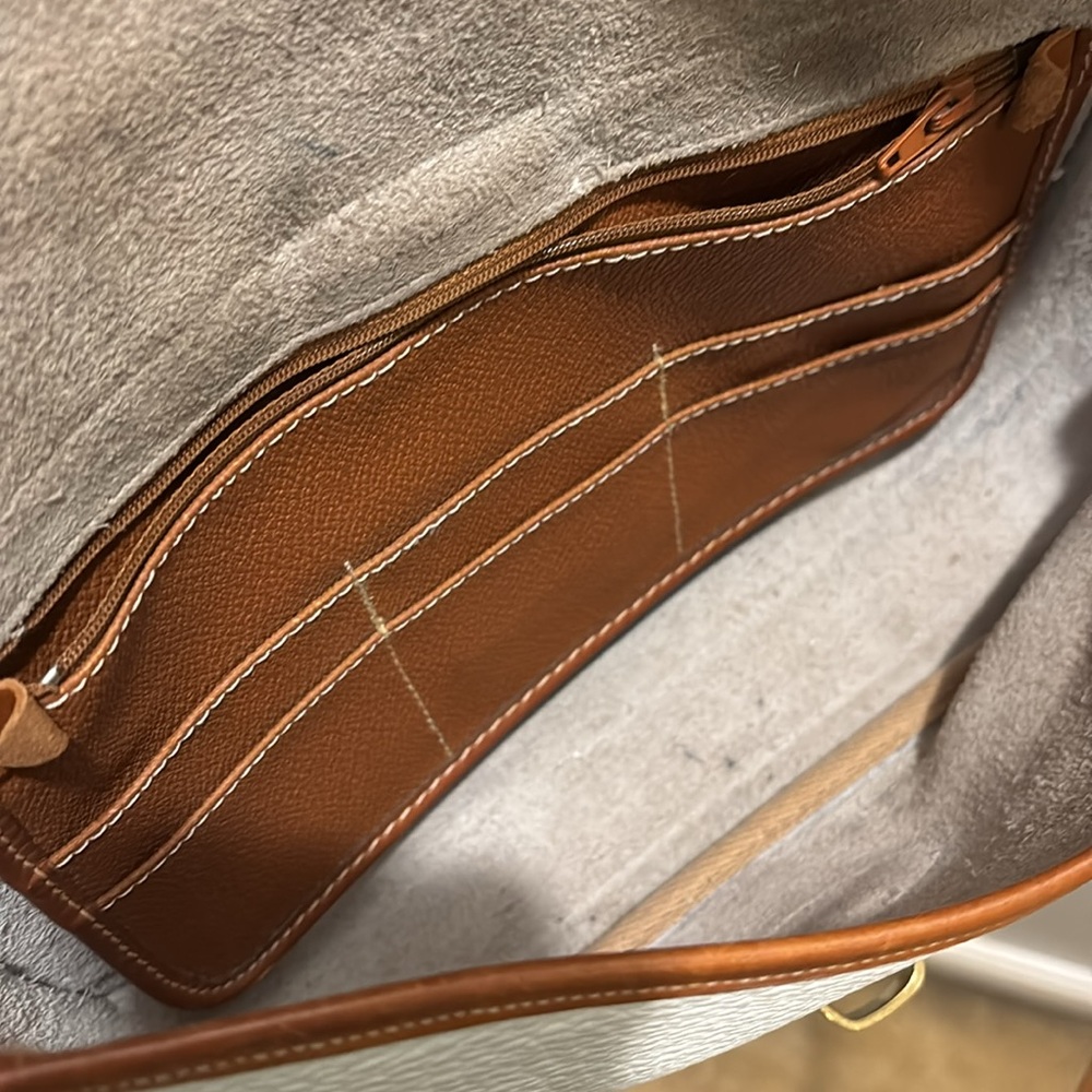 Vintage Dooney and Burke White and Brown Leather Shoulder Bag - Picture 9 of 9